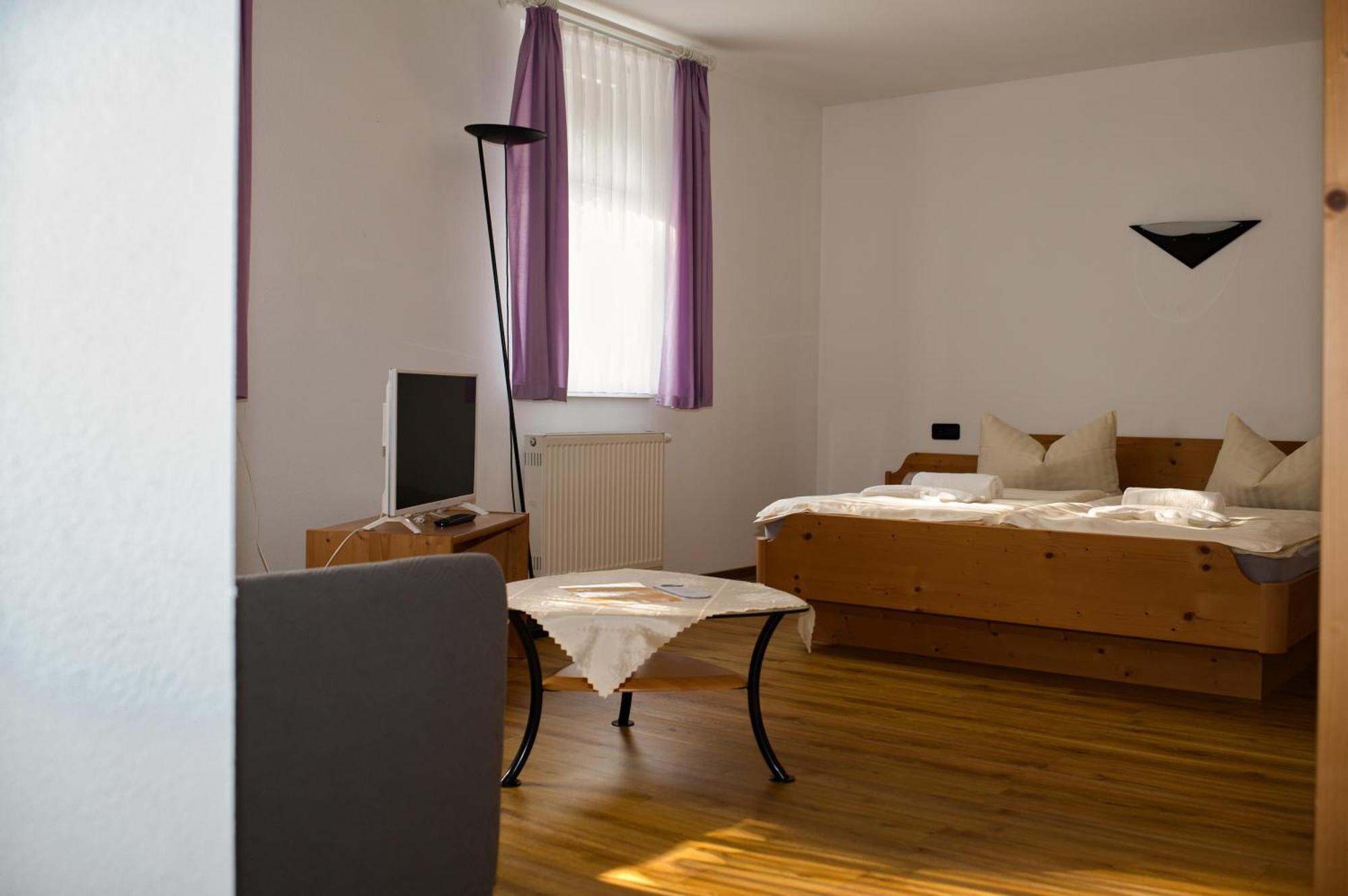 Hotel Waldhaus Romhild Eksteriør billede